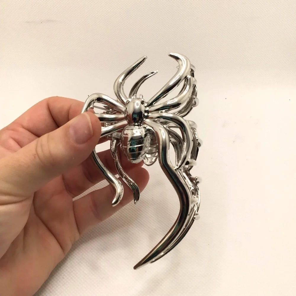 Womens Silver Tone Scary Halloween Spider Hair Claw Clip